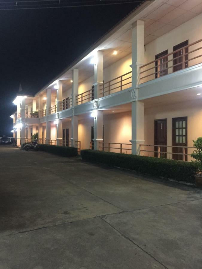 Poon Suk Hotel Kabin Buri Exterior photo